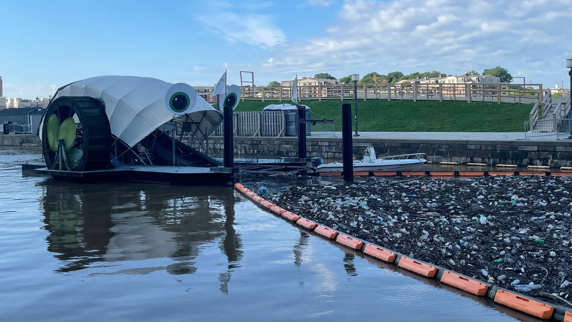 Mr Trash Wheel, Giant, googly-eyed trash-collecting wheel