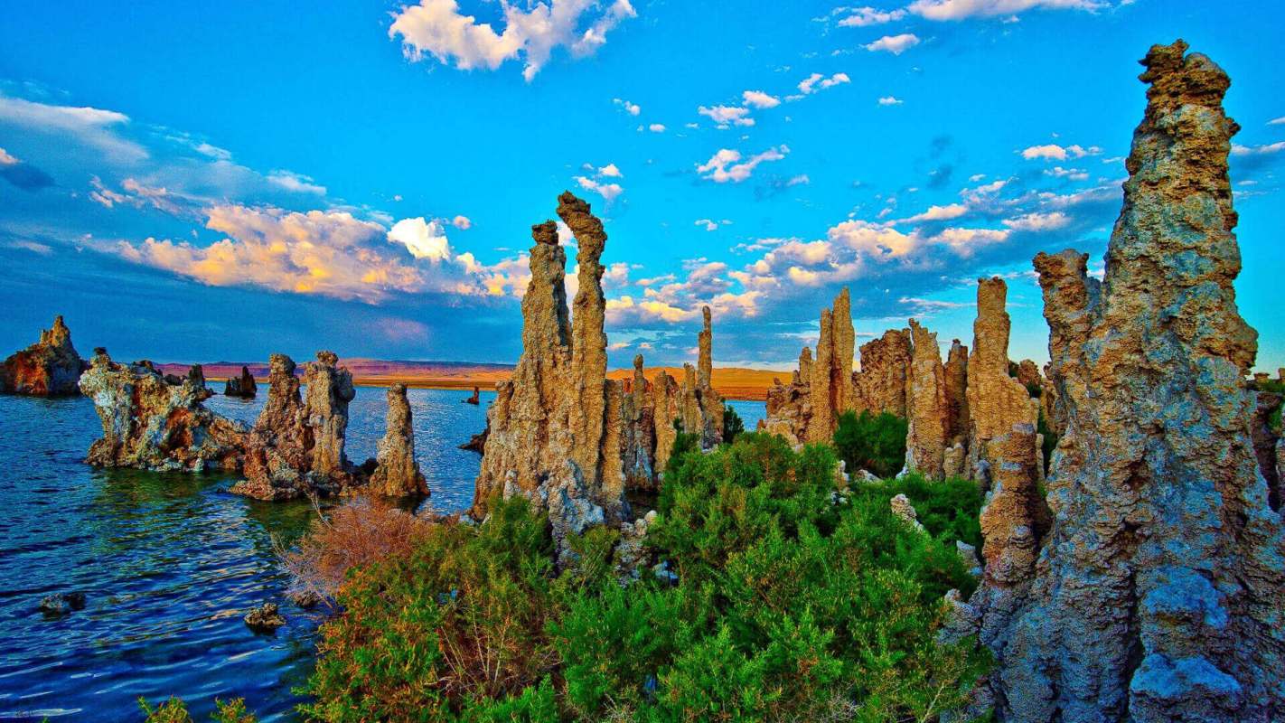 Mono Lake; Californian salt lake
