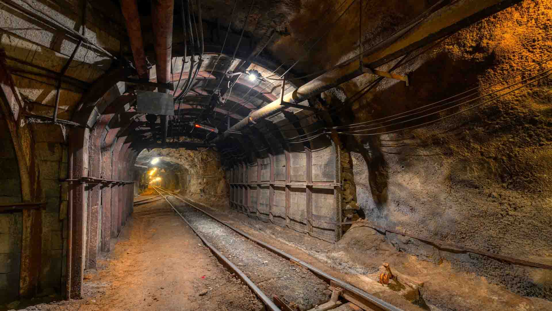 Abandoned coal mines , clean energy