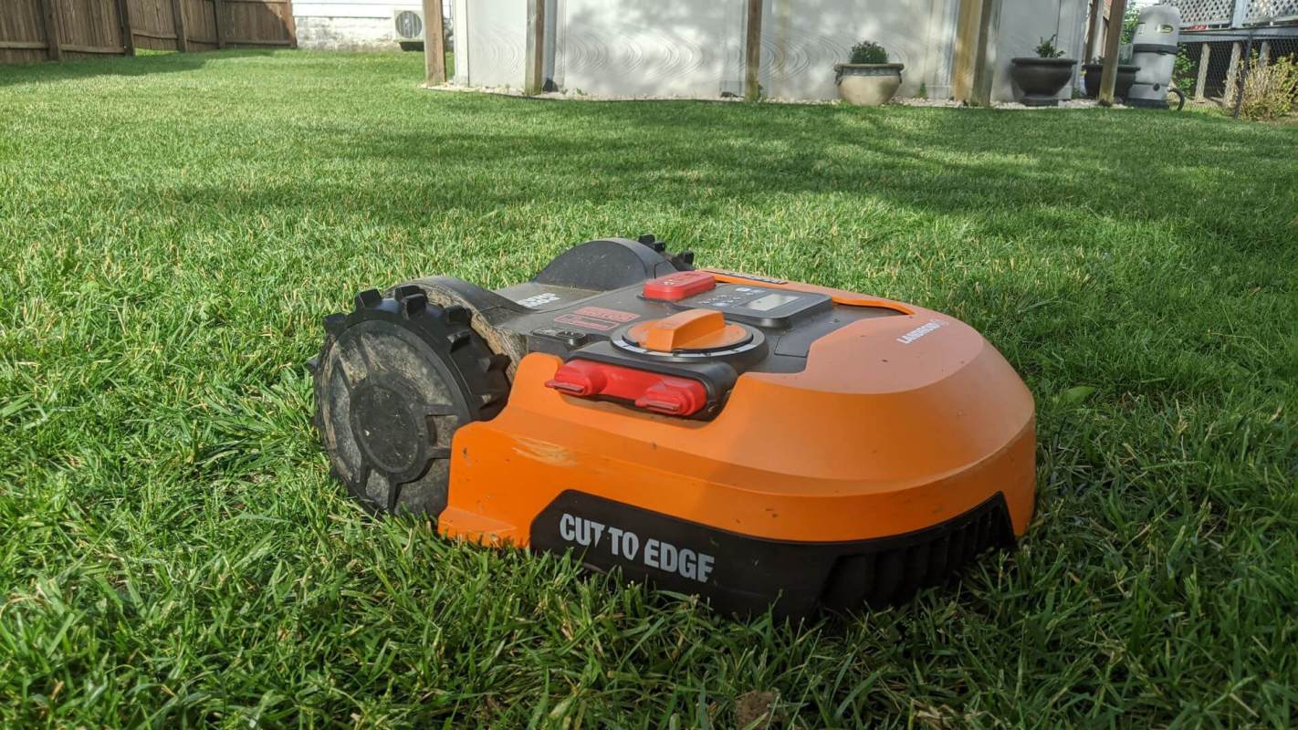 Electric lawn mower