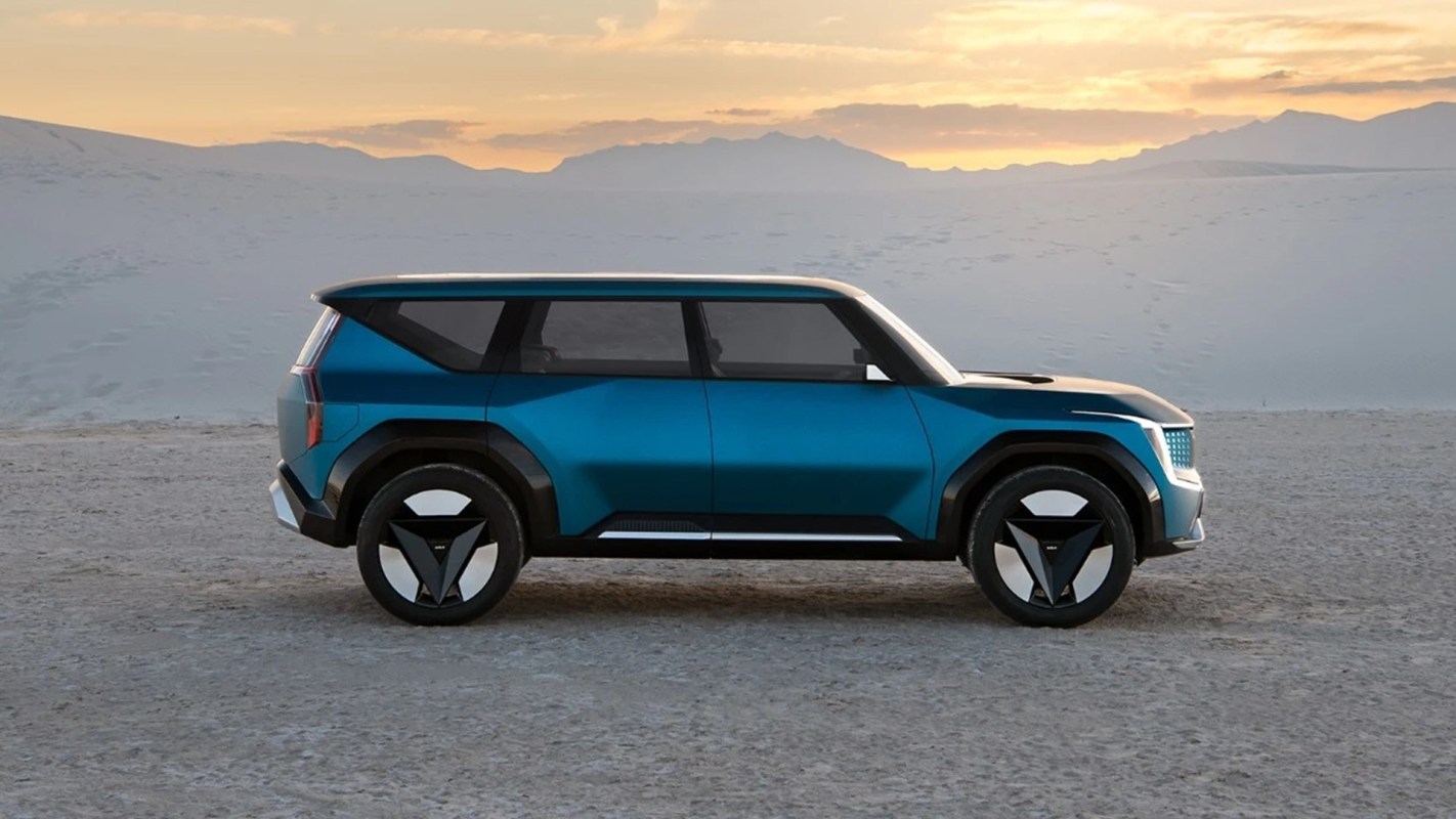 EV9 solar powered SUV truck