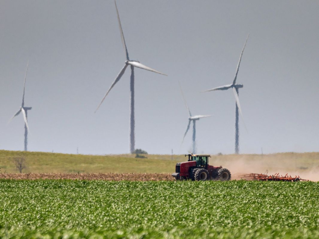 Minnesota Gov. Tim Walz swapping over to clean energy