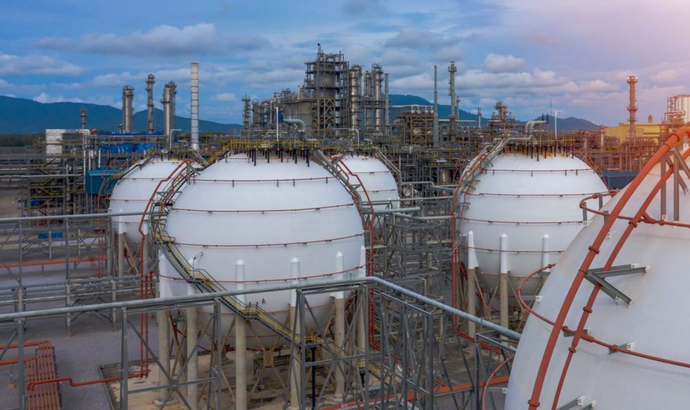 LNG natural gas plants