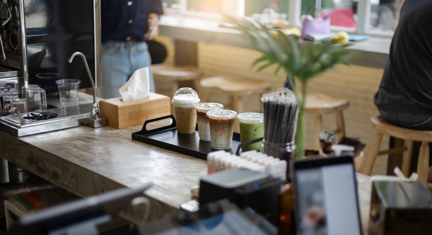 Starbucks, Photos of counterproductive packaging