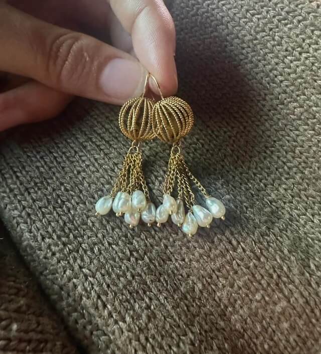 Gold earrings