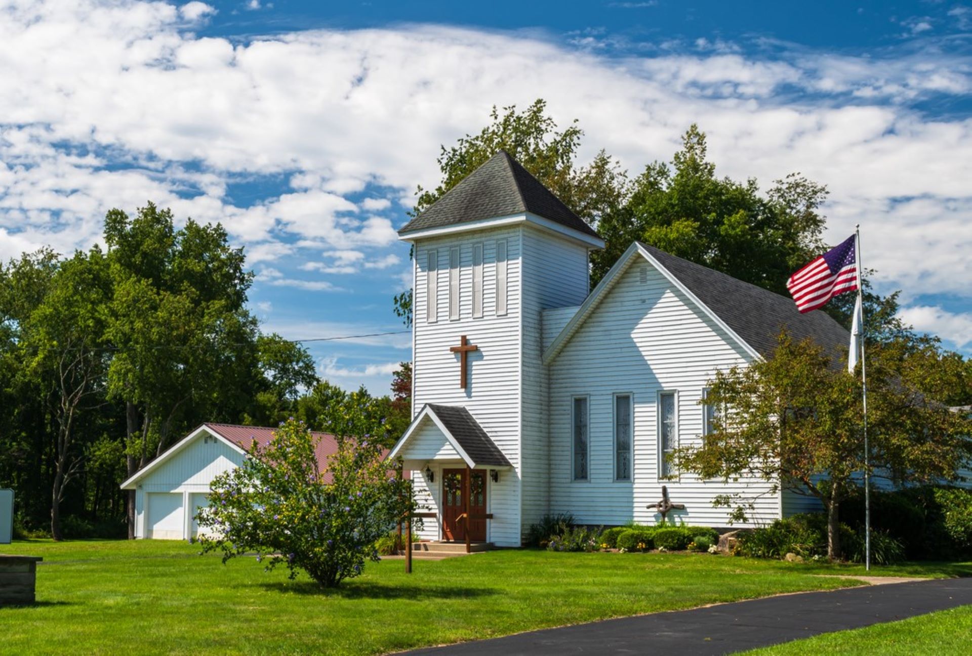 The Tree of Life Lutheran Church in Harrisburg will reportedly save $10,000 annually through the switch.