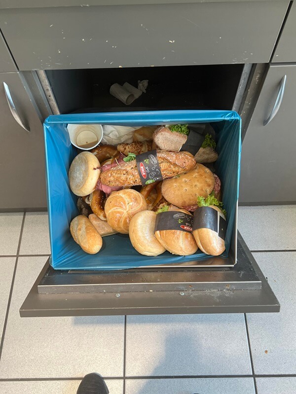 sandwich shop food waste