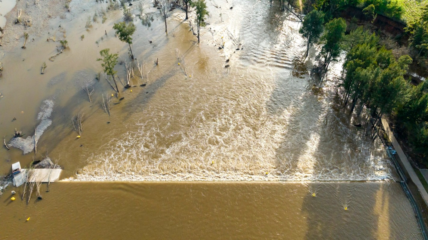 Heat waves and coastal floods are increasingly striking at the same time.