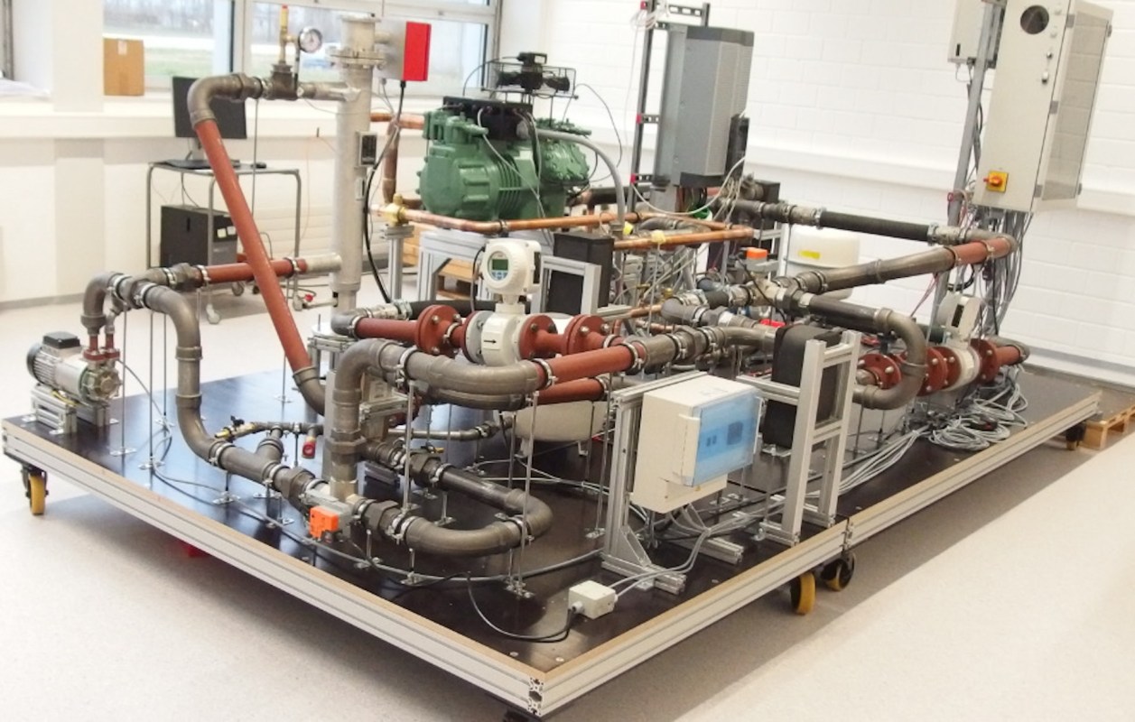 "This allows a heat pump to use different heat sources and generate different temperature profiles."