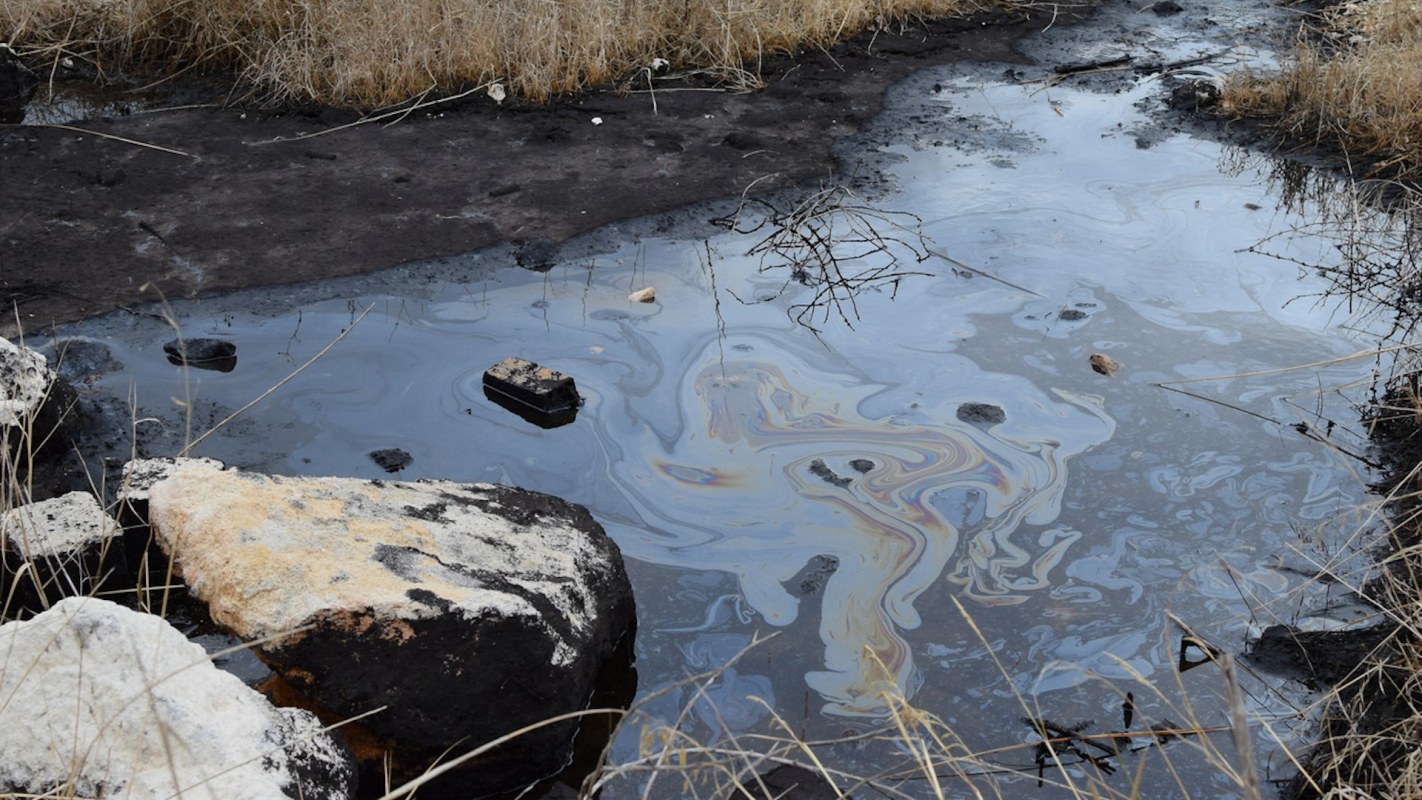 Shell said it contained the overflow and informed the proper authorities.