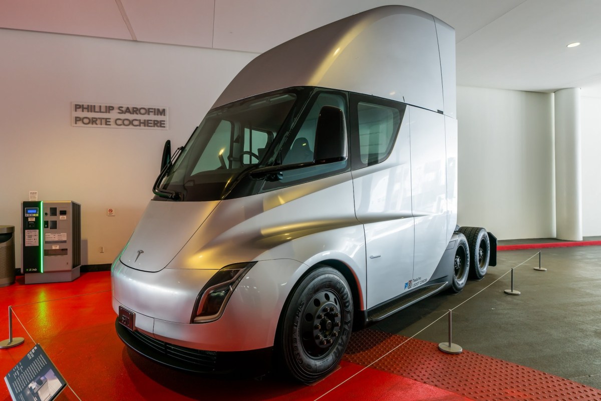 The growth of electric vehicles continues.