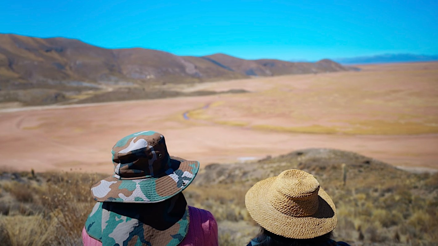 The nearby San José mine empties its pipelines into the lake.