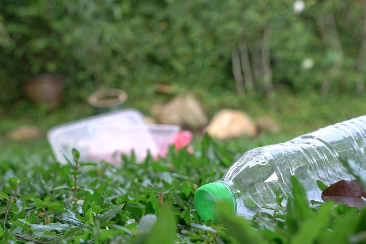 The video shows a flurry of garbage drifting past the original poster’s window.