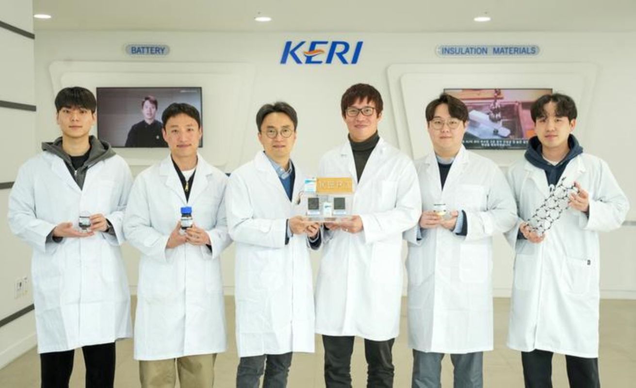 "Our technology has not only overcome the biggest challenge ... but also achieved the design and prototype development of large-area, high-capacity flexible electrodes."