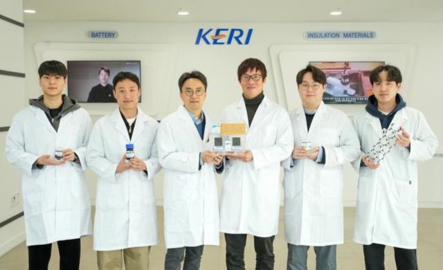 "Our technology has not only overcome the biggest challenge ... but also achieved the design and prototype development of large-area, high-capacity flexible electrodes."