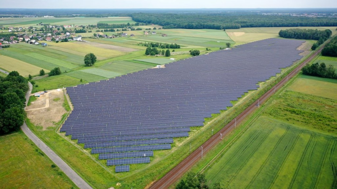 "This project ... also strengthens the local economy."