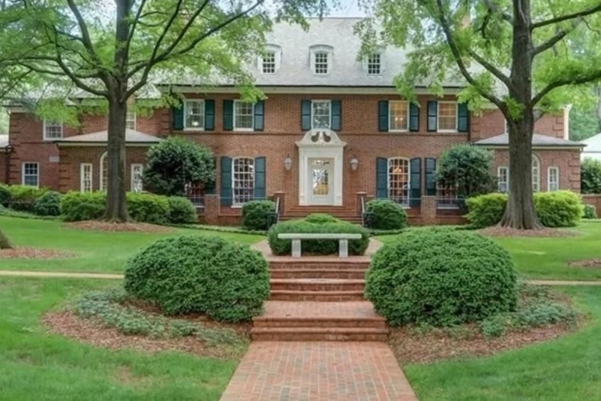 "That home was gorgeous. Should not have been allowed to be torn down."
