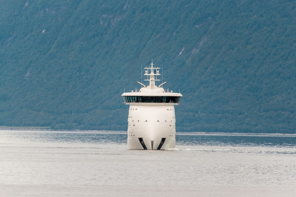 Commenters enjoyed poking fun at the vessel's unique appearance.