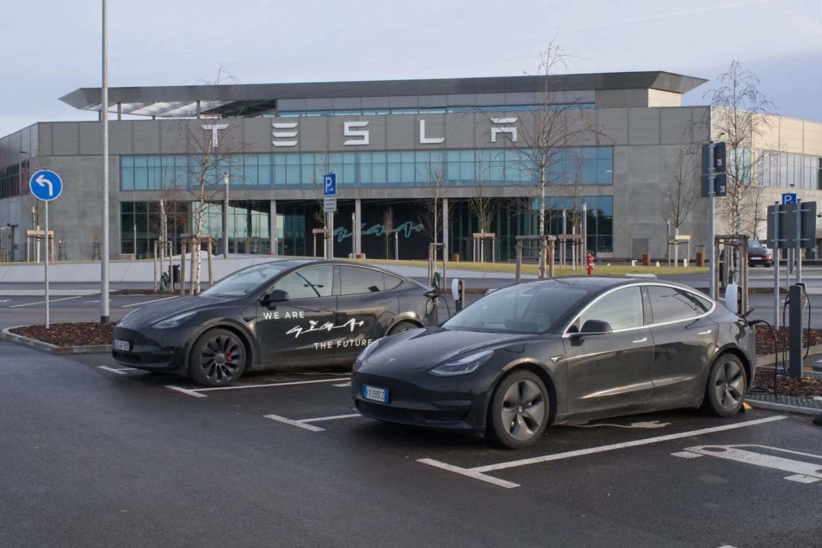 Tesla has been fine-tuning unsupervised FSD for a while now, and it seems it is finally ready to unveil its work.