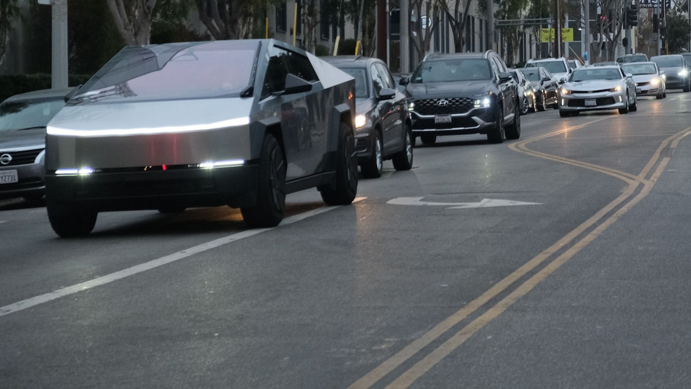 This isn’t the first time Tesla owners have raised safety concerns about the company’s vehicles.