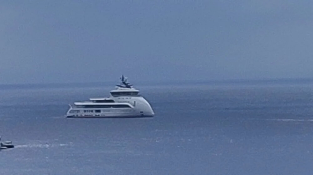 Commenters enjoyed poking fun at the vessel's unique appearance.