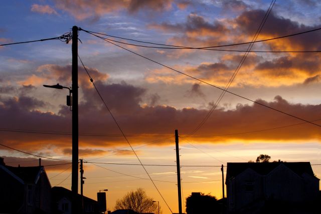 The cloud-based system recommends the most efficient energy plan for any given day.