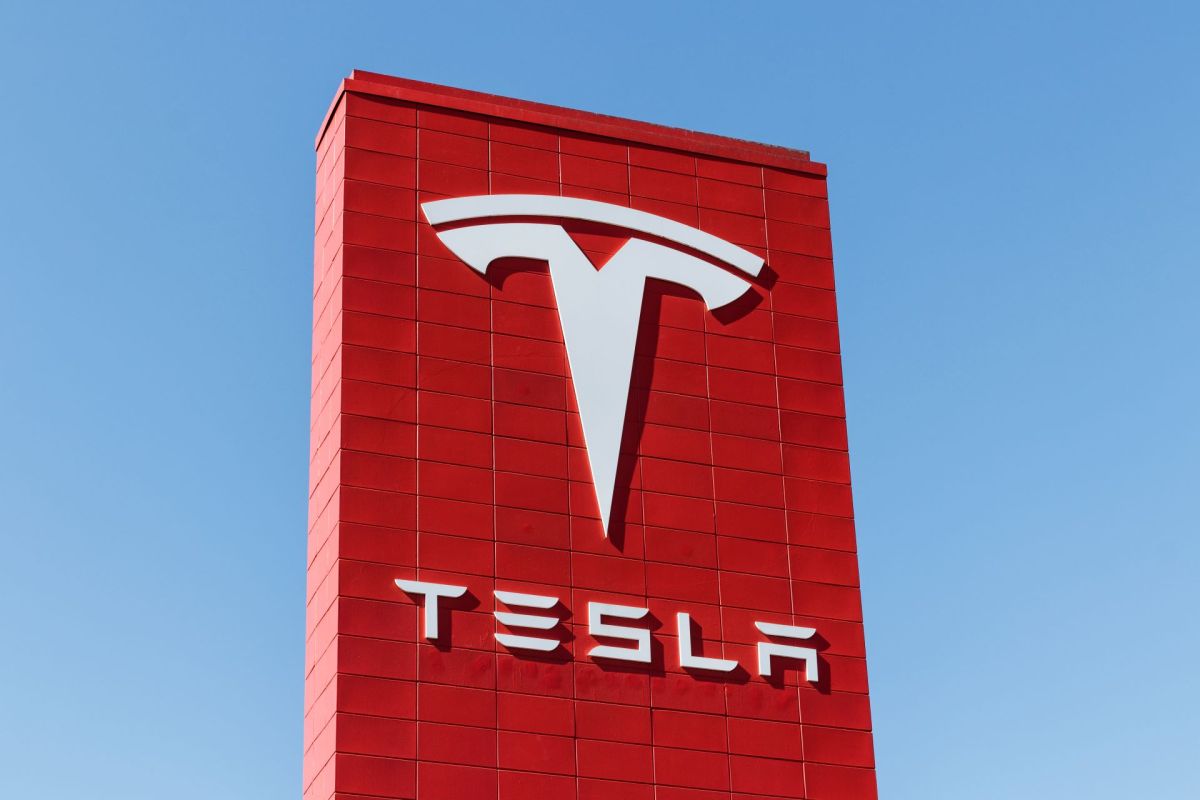 In the UK, new Tesla registrations dropped by 62% compared to April 2024.