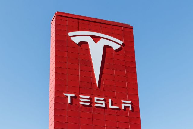 In the UK, new Tesla registrations dropped by 62% compared to April 2024.