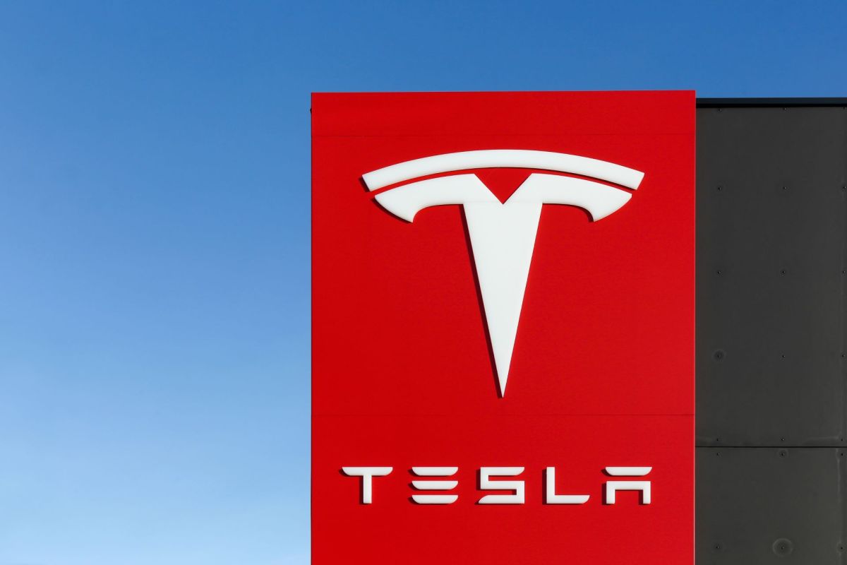 The Sun Coast lawsuit is the latest in a series of controversies surrounding Tesla.