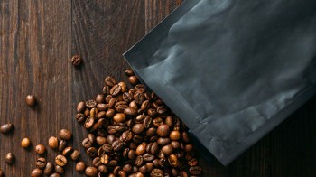 The bags come in different sizes with matte and glossy options.