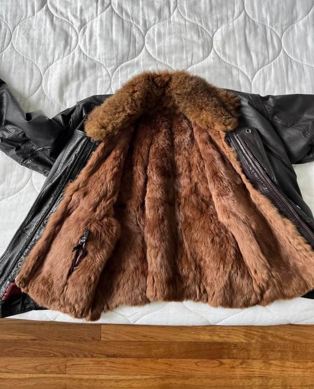 Commenters on the post shared their excitement for the lucky thrifter.