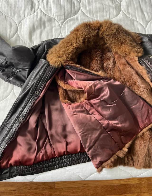 Commenters on the post shared their excitement for the lucky thrifter.